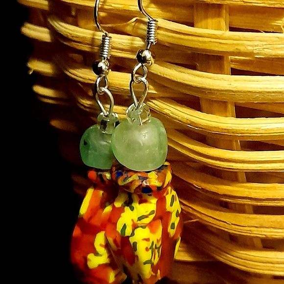 Sold!New Handmade glass beaded Orange dangle earrings - Picture 3 of 5